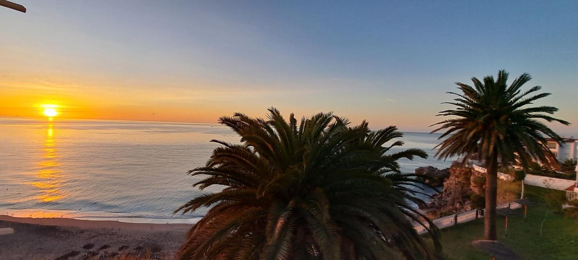 Acapulco Playa Beautiful Seaview Apartment Nerja Ngoại thất bức ảnh