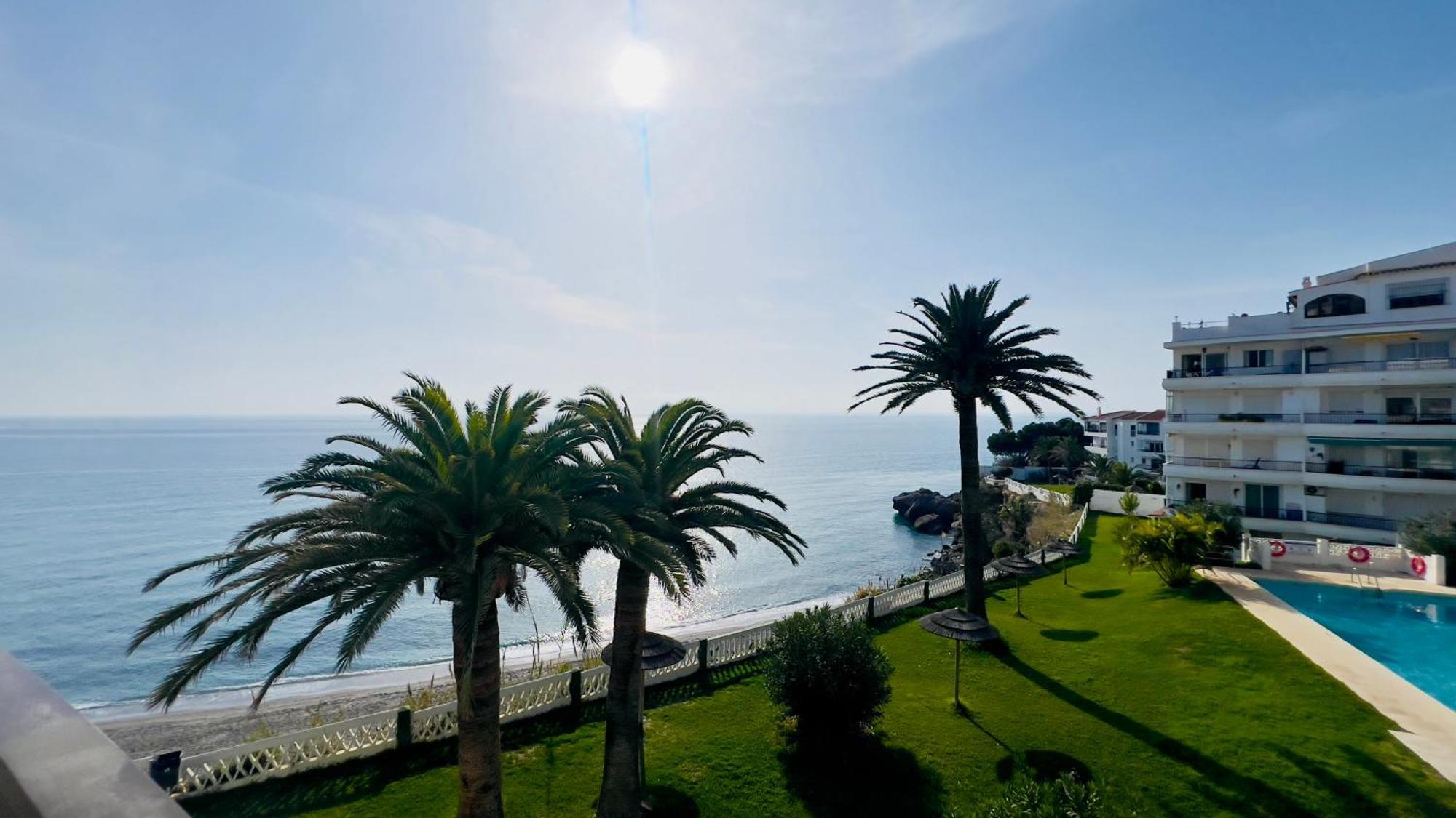 Acapulco Playa Beautiful Seaview Apartment Nerja Ngoại thất bức ảnh